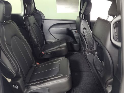 New 2026 Chrysler Pacifica Select image 25