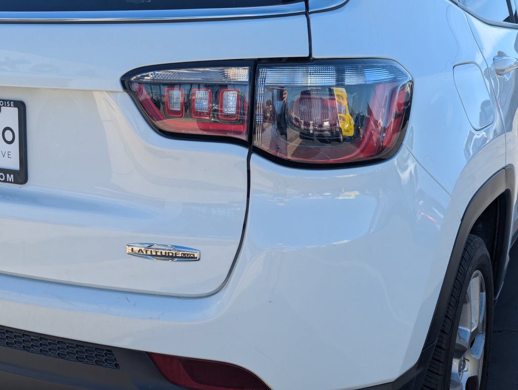 Used 2022 Jeep Compass Latitude AWD/4WD image 5
