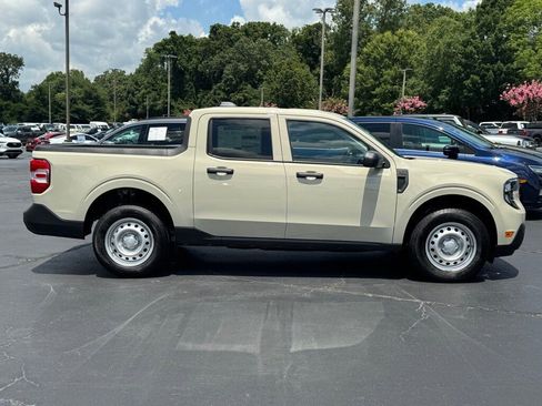 New 2025 Ford Maverick XL image 4