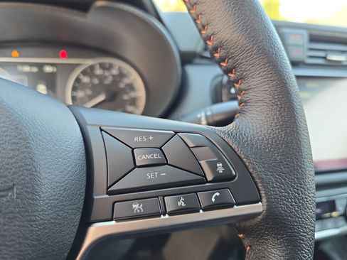 New 2025 Nissan Versa SR w/ Trunk Package image 17