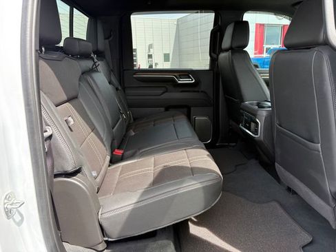 Used 2025 Chevrolet Silverado 2500 High Country w/ High Country Premium Package image 19