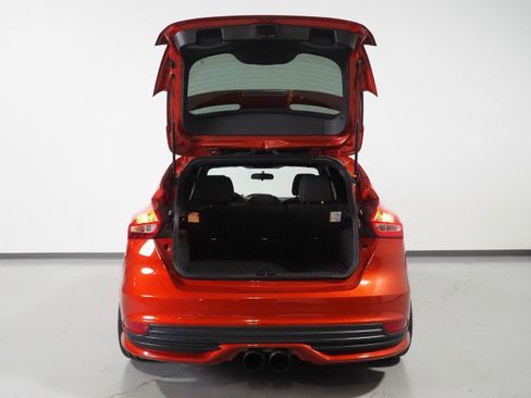 Used 2018 Ford Focus ST image 31