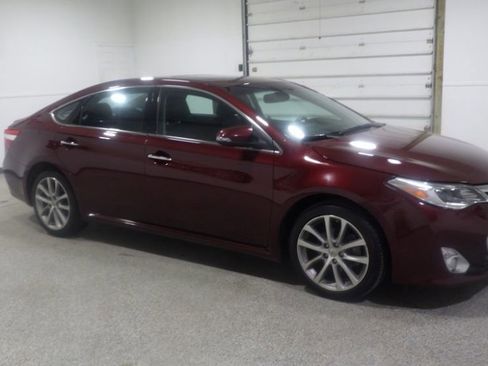 Used 2014 Toyota Avalon XLE Touring FWD image 5