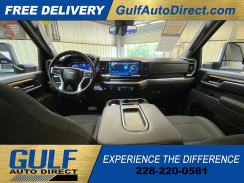 Used 2025 Chevrolet Silverado 2500 LT w/ Convenience Package AWD/4WD image 2