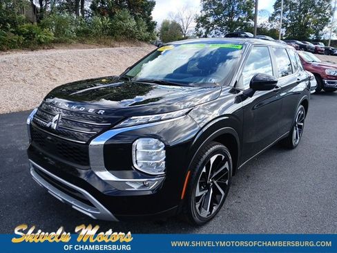 Used 2024 Mitsubishi Outlander SE image 1
