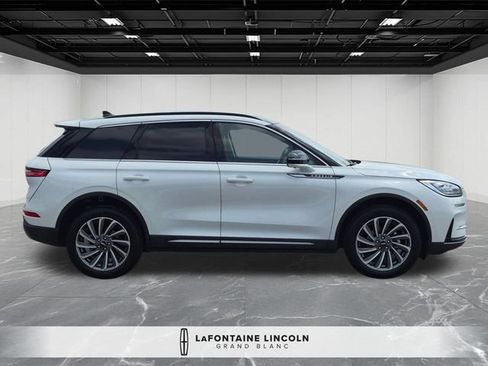 Certified 2026 Lincoln Corsair Reserve w/ Rear Removable Package Tray AWD/4WD image 6