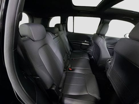 Used 2025 Mercedes-Benz GLB 250 w/ Exclusive Package image 30