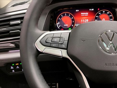 New 2026 Volkswagen Atlas Peak Edition image 18