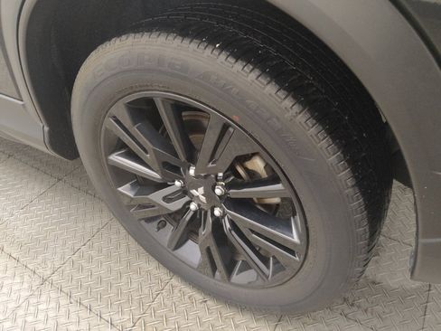 Used 2024 Mitsubishi Eclipse Cross AWD image 31