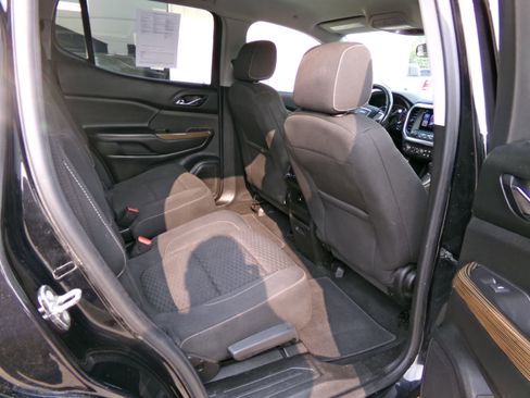 Used 2018 GMC Acadia SLE w/ LPO, Black Accent Package image 13