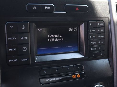 Used 2017 Ford F550 2WD Regular Cab Super Duty image 29