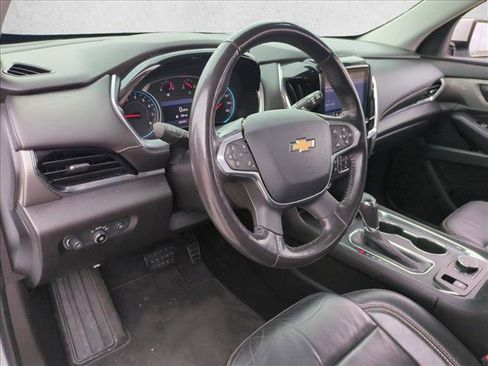 Used 2020 Chevrolet Traverse LT w/ Driver Confidence II Package image 9