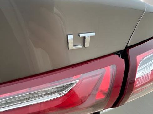 Used 2022 Chevrolet Malibu LT image 24