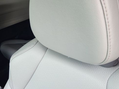 Used 2023 Toyota Sienna XLE FWD image 18