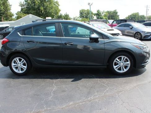 Used 2018 Chevrolet Cruze LT w/ Convenience Package image 9
