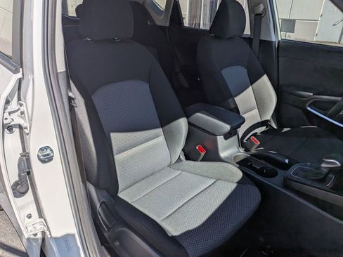 Used 2025 Kia Soul LX w/ LX Technology Package image 18