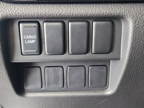 Used 2024 Nissan Titan SV AWD/4WD image 21