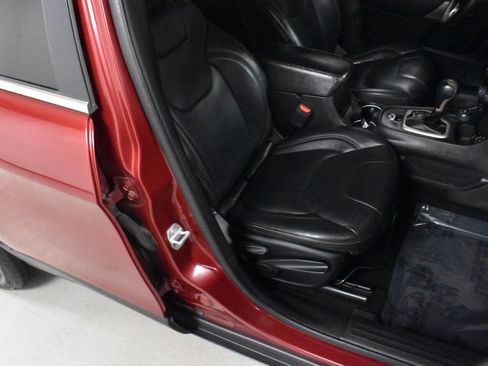 Used 2017 Jeep Cherokee Limited image 15