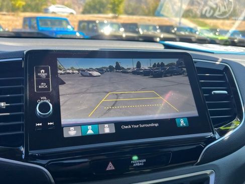 Used 2025 Honda Ridgeline Sport image 36