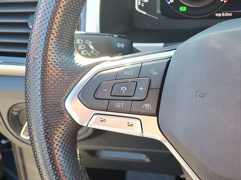 Used 2022 Volkswagen Atlas Cross Sport SEL Premium R-Line image 23