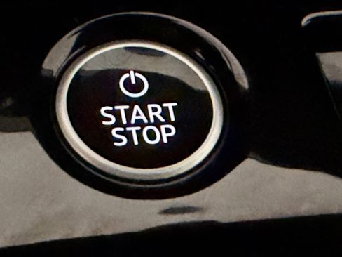 Used 2025 Audi A6 e-tron Premium w/ Convenience Package image 26