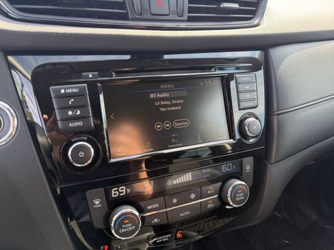 Used 2019 Nissan Rogue SV AWD/4WD image 26