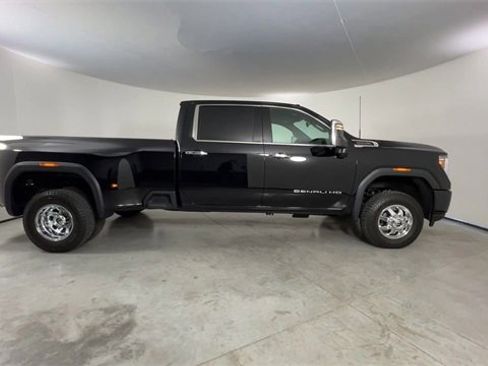 Used 2023 GMC Sierra 3500 Denali image 9