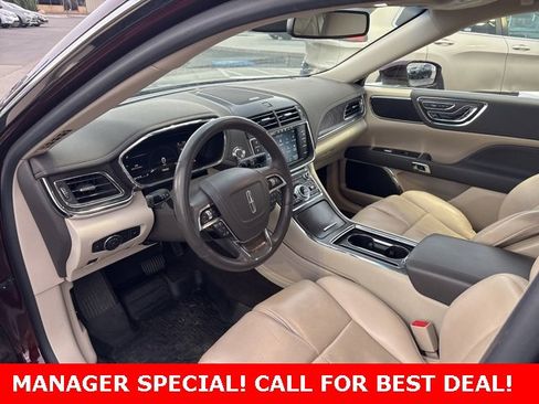 Used 2019 Lincoln Continental Select image 11