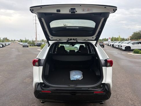 Used 2025 Toyota RAV4 SE AWD/4WD image 17