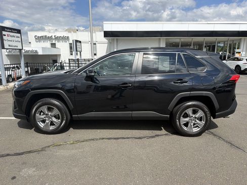 Used 2024 Toyota RAV4 XLE w/ Convenience Package AWD/4WD image 4