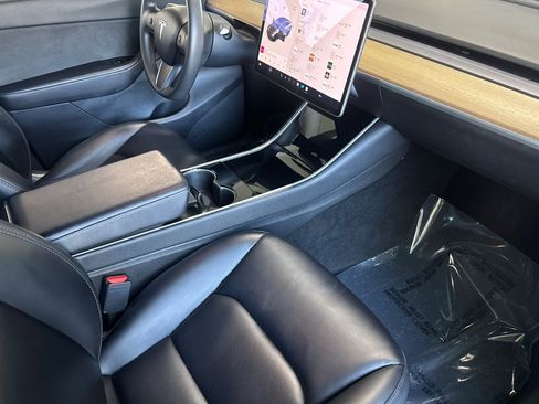 Used 2020 Tesla Model Y Long Range AWD/4WD image 22
