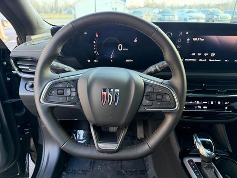 Used 2024 Buick Envista Avenir image 25