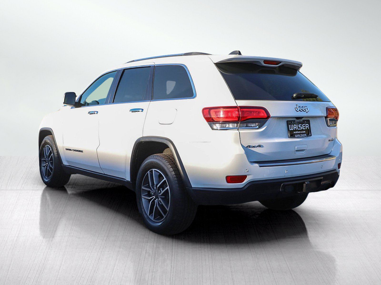 Used 2021 Jeep Grand Cherokee Limited w/ Trailer Tow Group IV AWD/4WD image 3