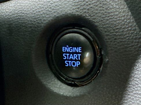 Used 2022 Toyota Corolla XLE image 20