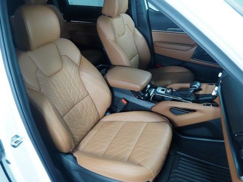 Used 2025 Kia Telluride SX X-Line AWD/4WD image 2