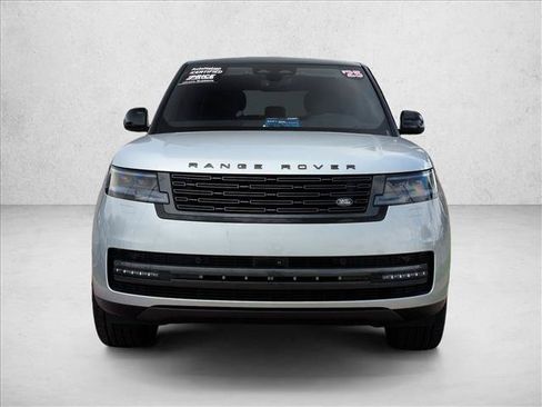 Used 2025 Land Rover Range Rover SE AWD/4WD image 2