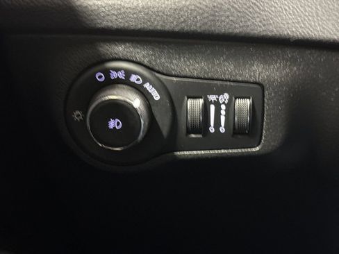 Used 2018 Jeep Compass Latitude w/ Popular Equipment Group AWD/4WD image 18
