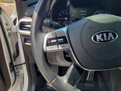 Used 2020 Kia Telluride SX w/ Towing Package FWD image 17