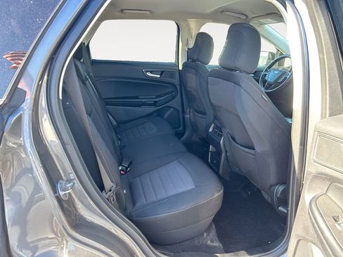Used 2022 Ford Edge SE w/ Black Appearance Package image 11