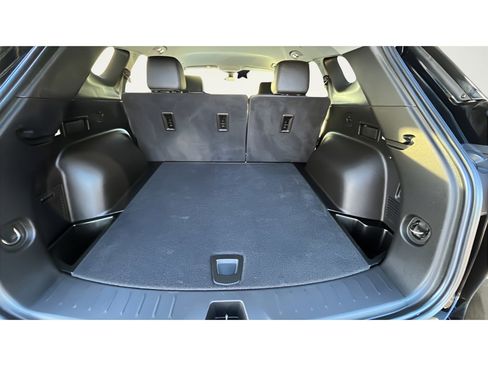 Used 2022 Chevrolet Blazer LT w/ Sound & Technology Package image 18