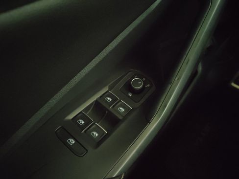 Used 2024 Volkswagen Jetta Sport image 27