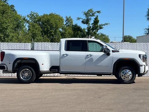 New 2026 GMC Sierra 3500 Denali w/ Denali Reserve Package AWD/4WD image 3