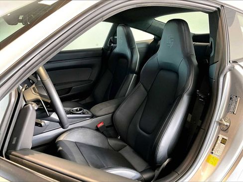 Used 2025 Porsche 911 Carrera 4 GTS image 8