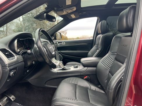 Used 2018 Jeep Grand Cherokee SRT image 16