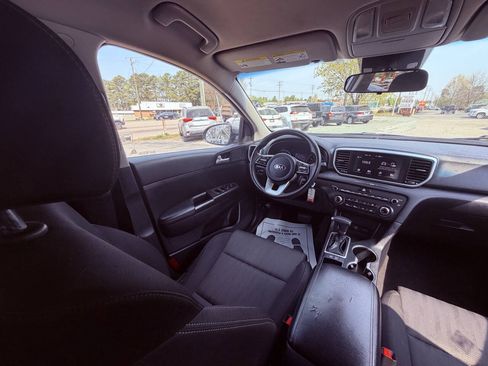 Used 2020 Kia Sportage LX FWD image 21