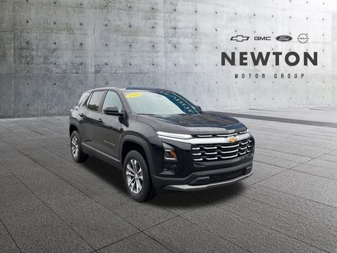 New 2026 Chevrolet Equinox LT FWD image 1