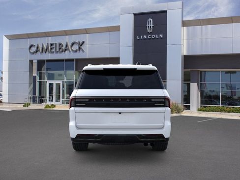 New 2026 Lincoln Navigator Reserve AWD/4WD image 5