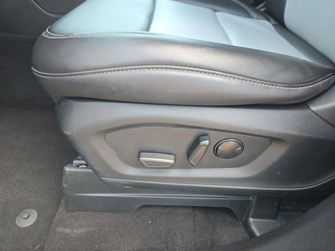 Used 2023 Ford Explorer XLT w/ Equipment Group 202A AWD/4WD image 12