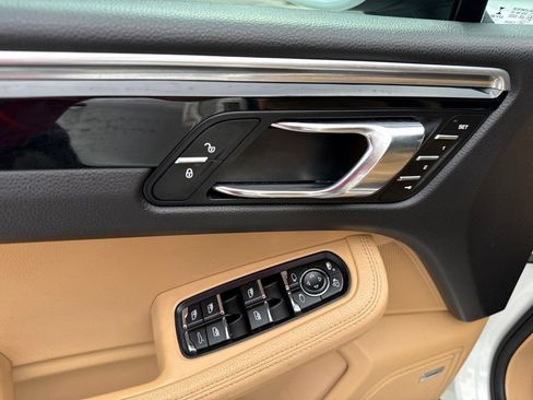 Used 2018 Porsche Macan S AWD/4WD image 14