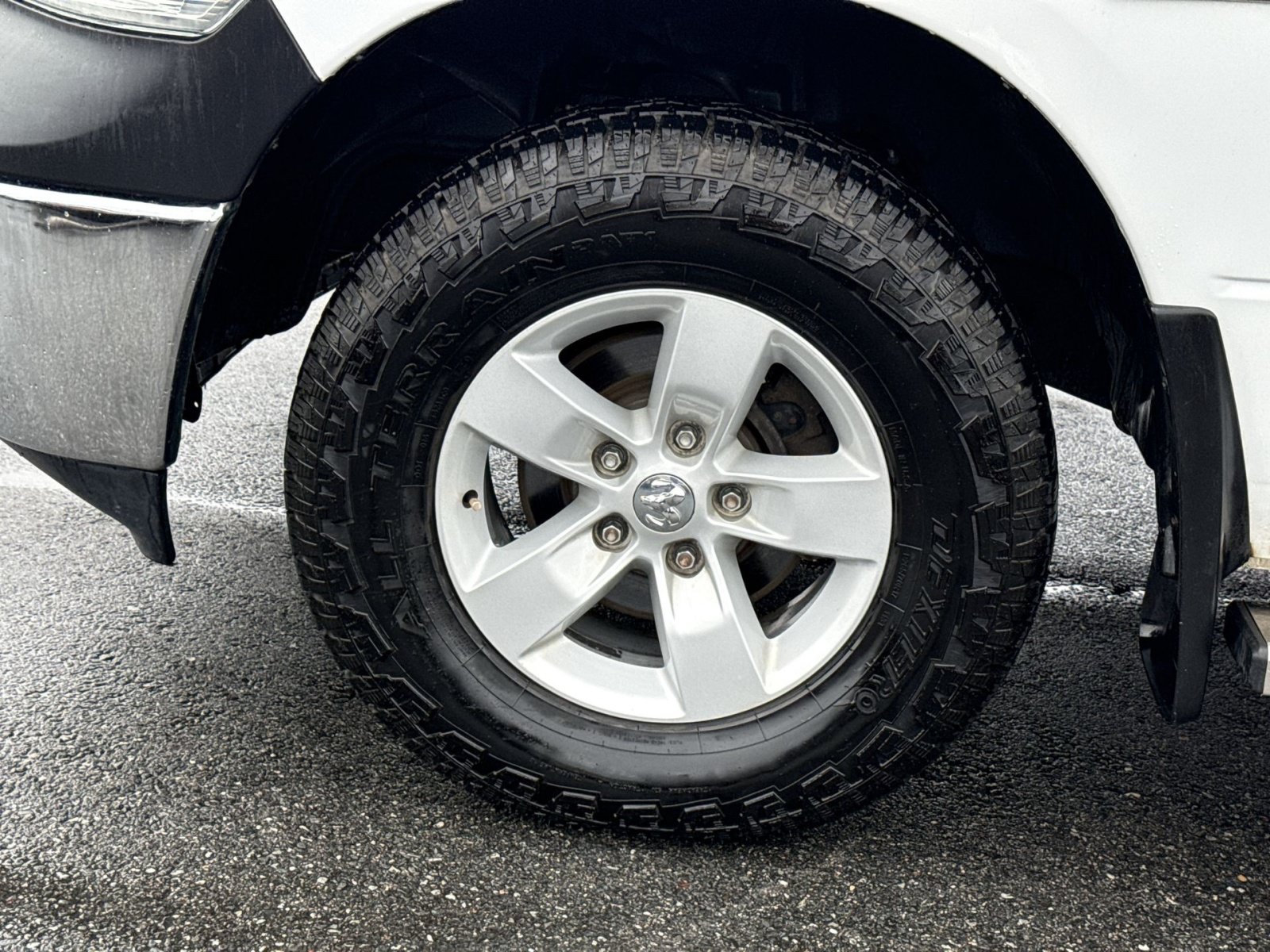 Used 2018 RAM 1500 ST w/ SXT Appearance Group AWD/4WD image 12